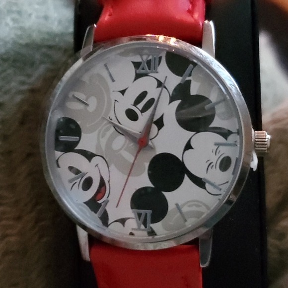 Womens Disney Mikey Mouse watch - Picture 2 of 10
